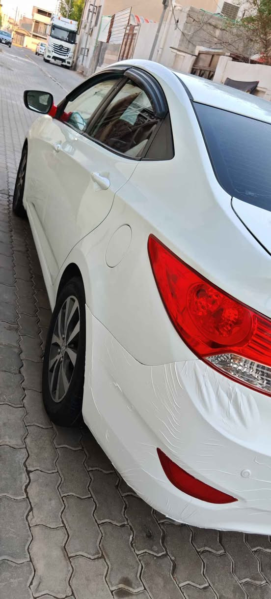 السلام عليكم اكسنت مديل 2015 خليجية
محرك ١٦٠٠ تبريد شغال حدادة جيده كهربائيات شغالة سيارة جاهزة بيها الجاملغ الايسر الامامي والبك لايت الخلفي وبيها صبغ السيارة  السعر 85 وبيها قليل مكان السيارة البصرة *********** Singapore
