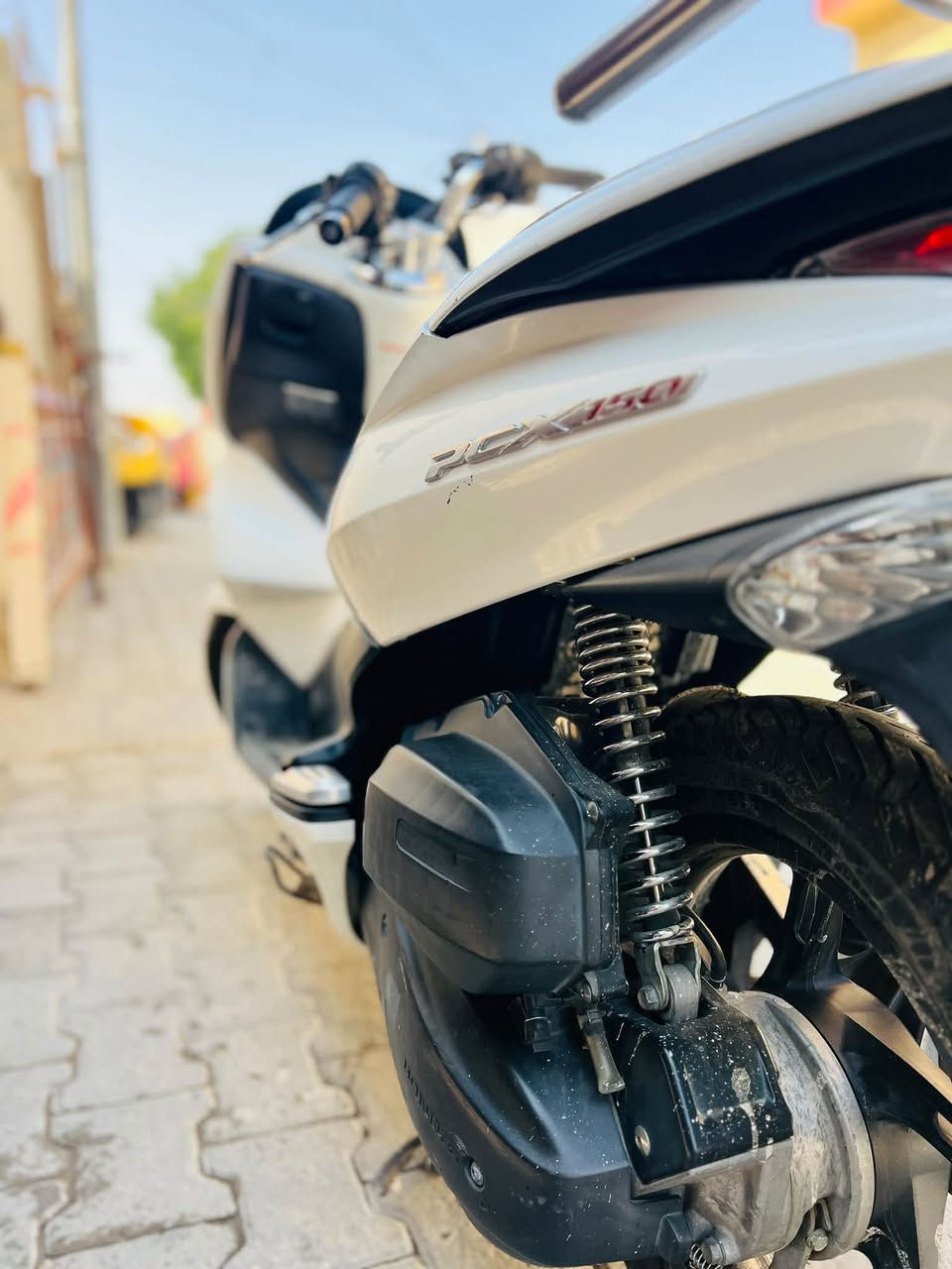 بي سي اكس • ١٥٠ • ١٨٠٠٠