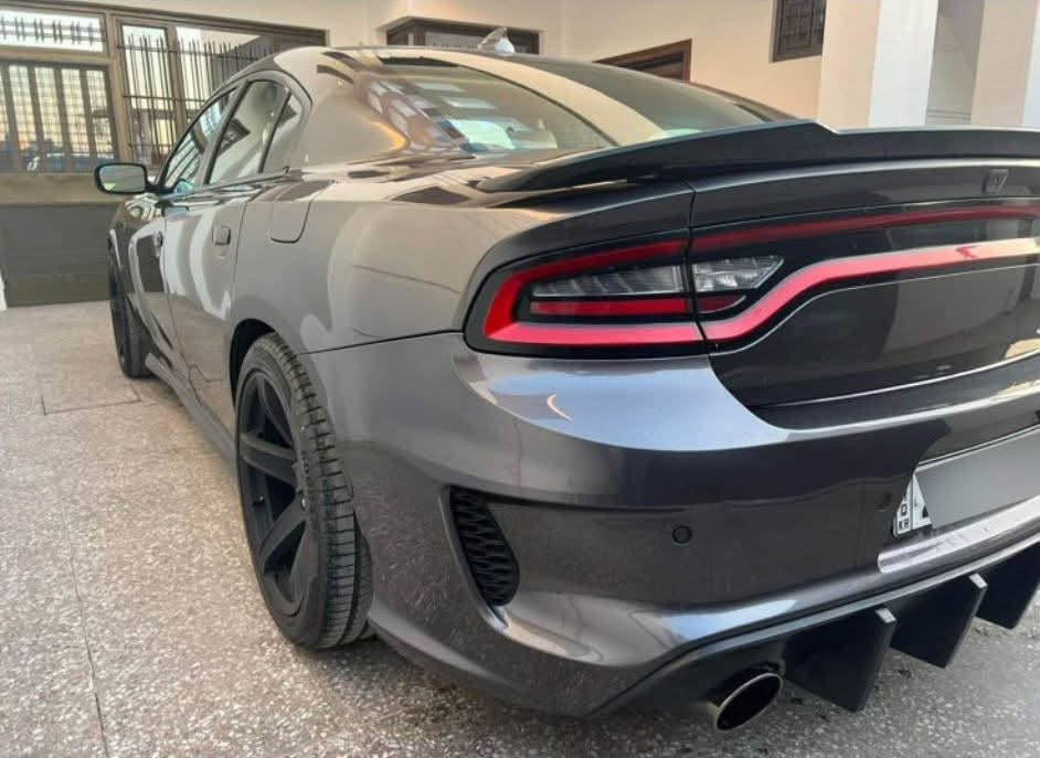سلام عليكم
دوج جارجر للبيع   2020 rt  

حجم المحرك : v8 5.7L

ماشيه : 54 الف

#المواصفات : سوبر تراك باك

1: فتحة

2: لدات متغير 

3: كشنات حضن + كشن السايق كهرباء

4: كشنات جلد

5: حساس خلفي

6: كامره خلفيه

7:شفتات ستيرن

8: تشغيل عن بعد

9:شاشه كبيرة

10: تبريد قطعتين

السياره ضررها جاملغ خلفي فقط بدون ايرباك 

رقم سليمانية بأسمي 

تخم تاير جديد ويل جديد حجم 20

مكان السيارة : اربيل

للأستفسار: 
***********

نص مكتوب في الصور:
- عمان 6:05 م