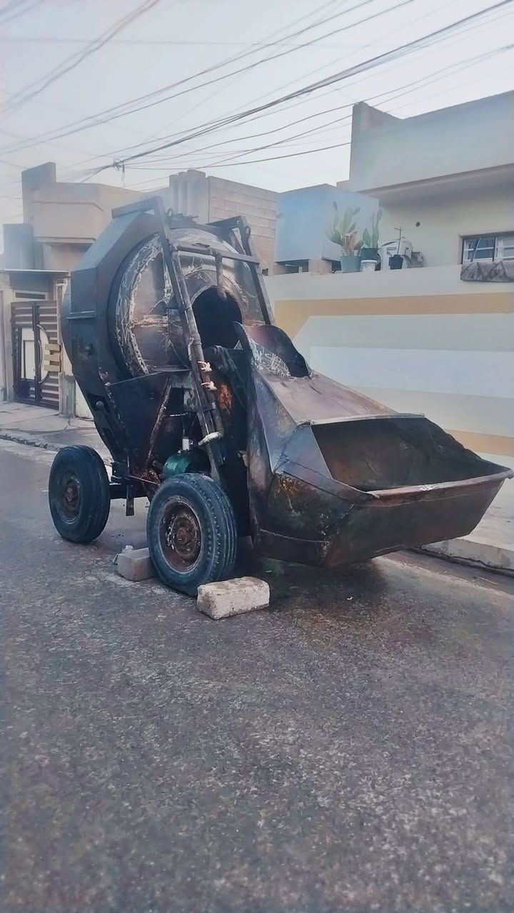 البيع خباطه دبل جيس اخضر  بس مصبوغه اصفر (دبل بوابه)  مكينه 3بساتن خباطه جاهزه عل شغل مباشره كلشي بيها جديد مثل ما بل صوره واحسن ماكن موصل 
*********** بي وتساب
