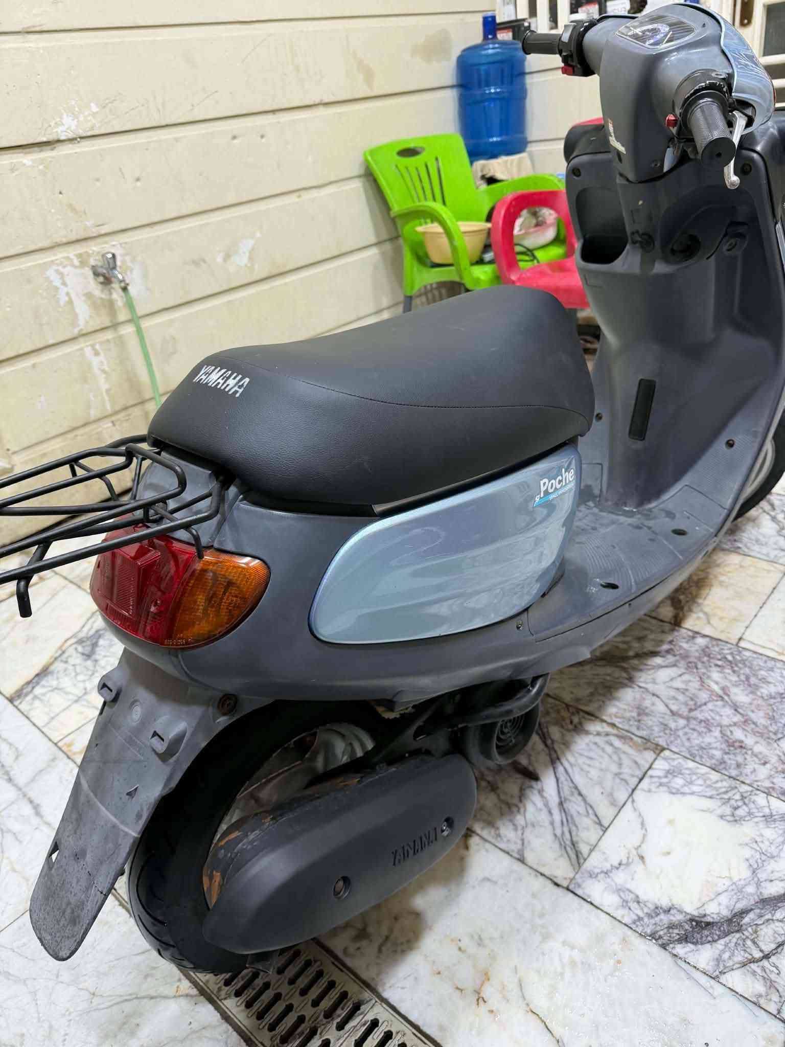 سلام عليكم دراجه البيع كلش نضيفه محرك بلكارتون الدراجع مكفوله تاخضه من الباب مامفتوحه كله بلاديه كلا عله وضح اليبان السعر 800وبيهةمجال الطيبين موديل 2007 مكاني كربلاء رقم مامتواجد اله الفيس ***********
