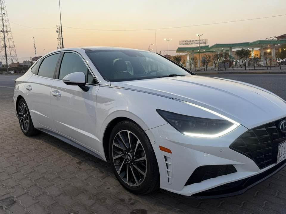 سوناتا 2021 امريكي كفاله
فول مواصفات لمتد بيها طخه بجاملغ الايمن كد اصبعين 
مكينه 1600 
السعر 152 وبيها مجال قليل
***********
