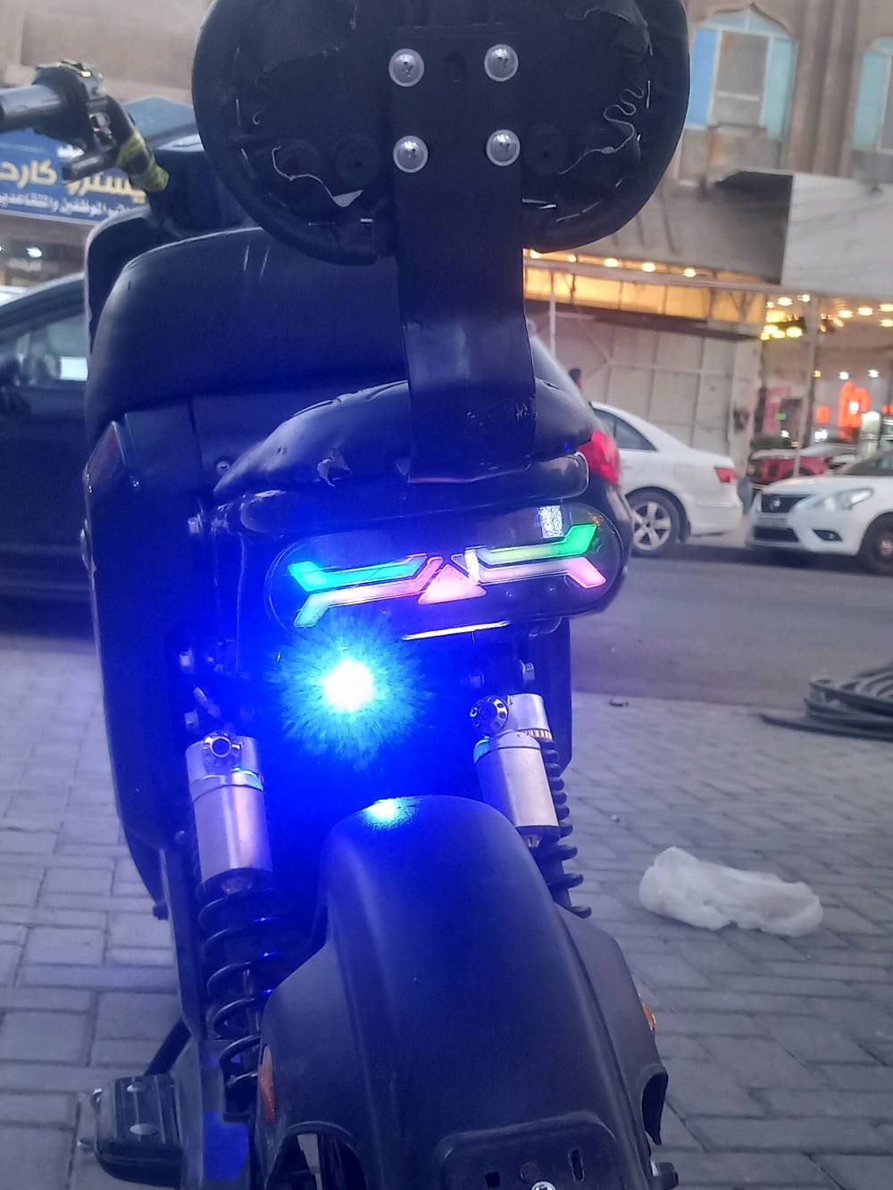 سلام عليكم دراجه R9شركةWINLEEلون ازرق مميز مدله بطاريات كبار جدد تمشيك بل شحنه الوحده ٧٠كيلو ول سرعه ٨٥حقيقي سعر ٣٥٠
