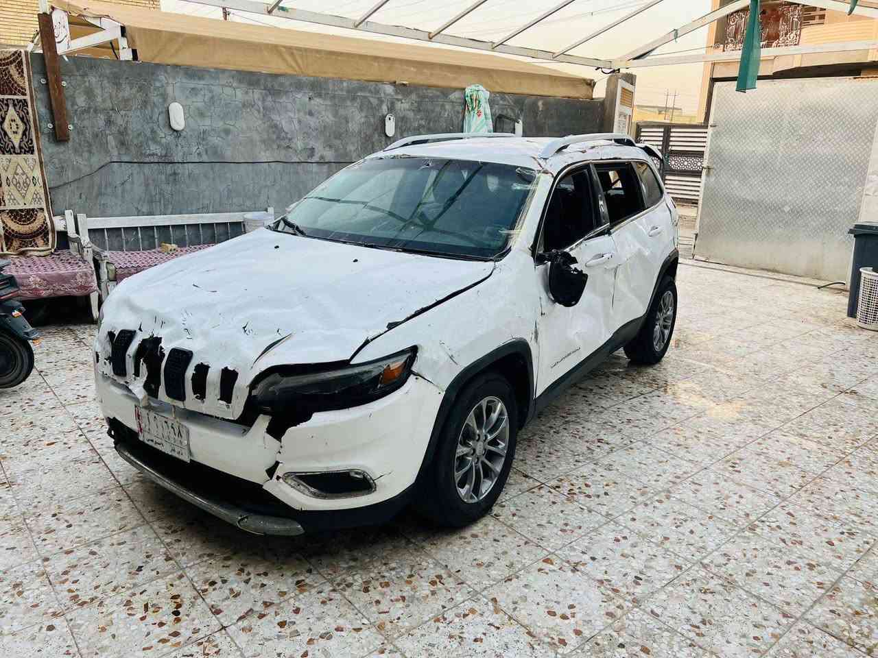 سلام عليكم للبيع جيب بزون موديل 2019 رقم ذي قار اخوان سيارة تعرضت لحادث كلبه ابيع على حادثهه سيارة شغاله وتمشي كير مكينه تبريد خير من الله مكينه 4سلندر تيربو 
سياره بسمي مكاني بغداد   ***********
