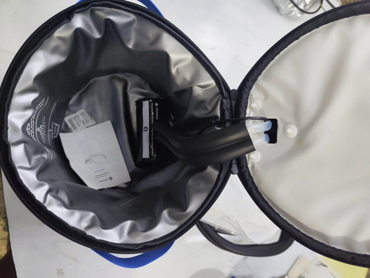 جهاز Cryoforce CF-1 الاحترافي جديد غير مستخدم 
❄️ Cold Therapy System | CF-1
جهاز علاجي احترافي مناسب للعيادات، مراكز العلاج الطبيعي والرياضيين، ويُستخدم للمساعدة على تقليل الألم والتورم بعد الإصابات والعمليات والتمارين.
 3 مستويات للتدفق
 عدة أوضاع للتحكم بالتبريد
 يحتوي على Universal Multi-Area Pad
خزان بسعة 12 لتر
 الجهاز كامل مع الباد + الأنابيب + وحدة التحكم المحول
للاستفسار تواصل على الخاص او واتساب ***********
