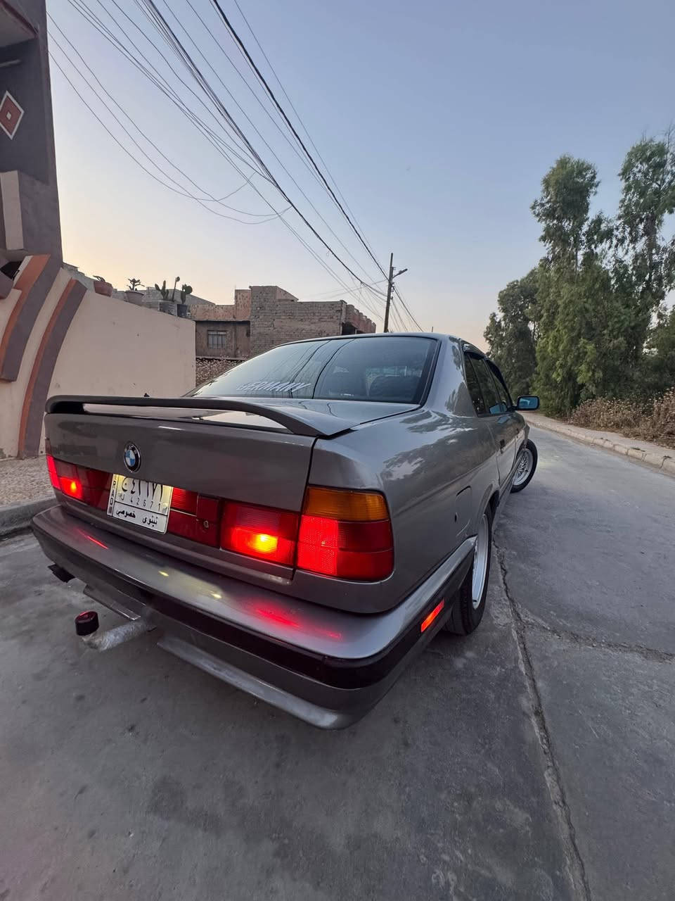 ✨ وصلت حديثاً إلى مكتب رهف 
خلينا نقدم لكم عرضنا المميز لهذا اليوم! 🚘💨
📋 تفاصيل السيارة:
🔹 السيار 🚗 بي ام 
🔹 الموديل: 1992
🔹 الوارد: 
🔹 ناقل ⚙️شرط
🔹 المحرك:          شرط       🛠✅
🔹 الرقم: نينوه الماني سنويه ما صاقطه
🔹 الضرر ( بدون اي ضرر صبغ جماليه فقط سيارا فول واحد علا واحد بس كير عادي. محرك كبس  نضافه  فول شركه شرط 
💸 السعر. 70 وبيها مجال بصيط
📍 موقعنا:
الموصل - حي الزنجلي - قرب مول دريم 📍🏢
⏰ أوقات العمل:
من الساعة 09:00 صباحاً وحتى 10:00 مساءً 🕘🌙
📞 للتواصل والاستفسار:
يسعدنا استقبال اتصالاتكم المباشرة خلال ساعات العمل:
📲 ***********
📲 ***********
🌟 مكتب رهف.. اختياركم الأمثل لسيارة العمر! 🌟
