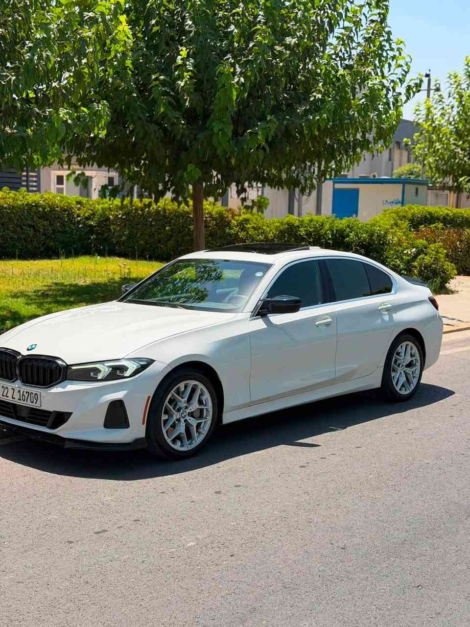 السلام عليكم للبيع 
Bmw 330i 
موديل 2025
قطعة وحدة فقط 
ايرباك طاك وراجع سستم
ماشية 9000ml
السيارة بعدها جديدة ماشاء الله 
مكانها اربيل
سعرها 330 
مكلف بالنشر  
للتواصل ***********
