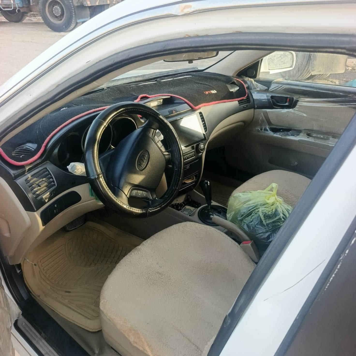 السلام عليكم
بيع مستعجل كيه اوبتيمه 2010 فول مواصفات بأسمي السياره جاهزه مال جناي 
حداديه جاهزه وتبريد ثلج 
السعر 85 وبيه مجال (ملاحظة) ضرر السياره منتجيه"
رجاءً الموشراي لا يتصل 
***********
