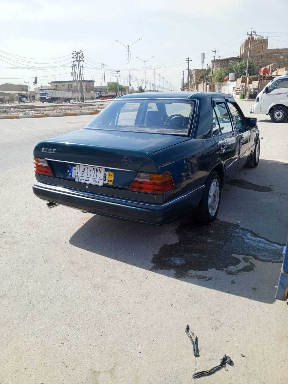 مرسيدس دب موديل 85 سنويه لل 27 مكينه فيفتي اثنين ونص نظيفه قبل خمسه اشهر نشدت سعر 36 أو مراوس حسب القناعه الرقم *********** سوق الشيوخ
