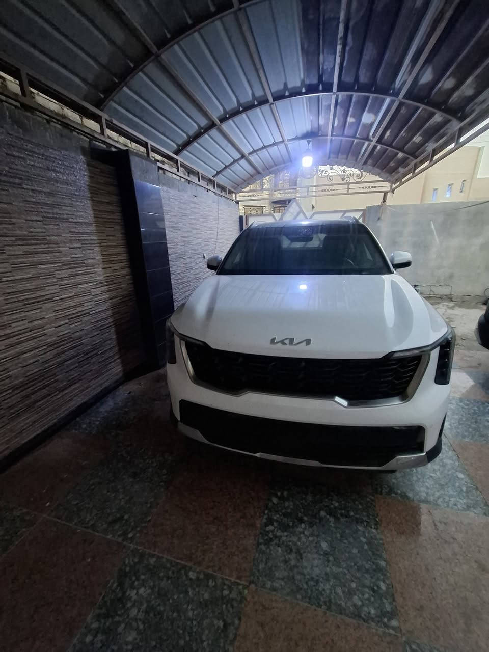 كيا سورنتو وارد امريكي موديل 24 
السيارة حرة بدون رقم منفيست بأسمي تسجل جميع محافظات مواصفات فول EX التقرير مياه امطار شرط الفحص السيارة جاهزة ماشية قليل 5300 mi
الاتصال ***********

