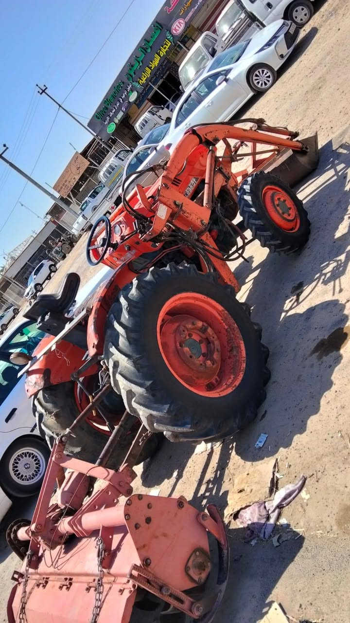 كابوته ياباني مديل 86 كيله ورفاقه ومحوره باور مكفوله من تبخير وتنقيص على الفحص السعر ٩٢٥٠،٠٠٠ مليون وبيها مجال الرقم *********** رقم وسط السنويه ساقطه صار ٥ سنوات
