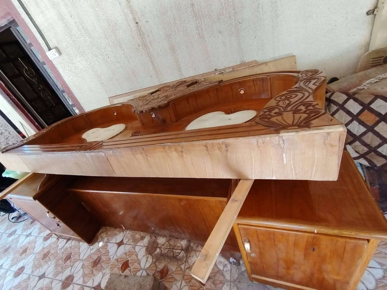السلام عليكم
غرفه اخشاب صاج كامله متكامله كنتور سلايت باب سلايت مرايه زاويه جربايه السعر 500 الف   العنوان الديوانيه قضاء سومر  رقم الهاتف ***********

