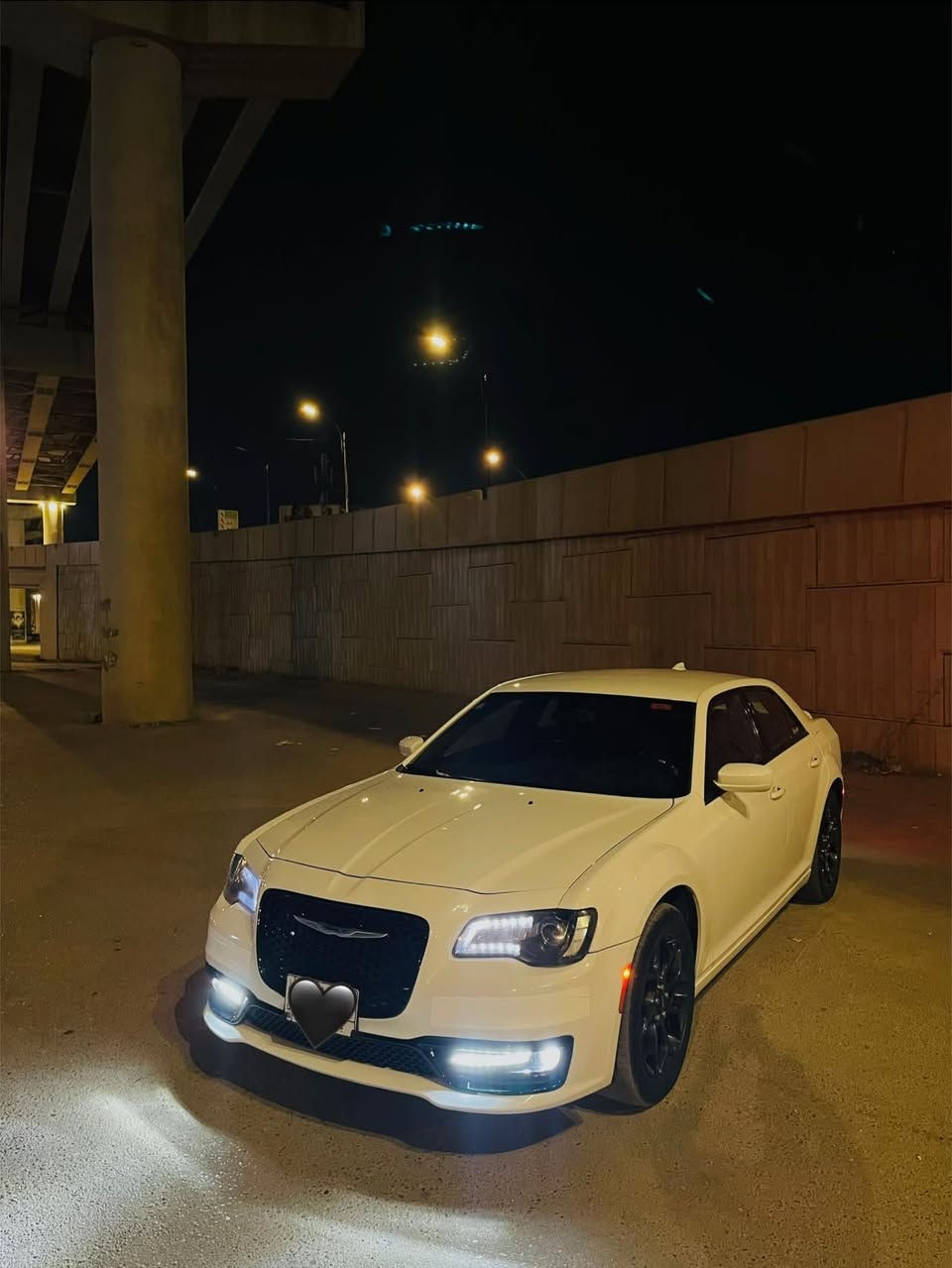 اوباما  S300 دبل دعامية 

***********

فور ويل وملغي 

موديل 2020

اللون  ابيض

محرك v6 3600

السيارة جديدة بكل معنى الكلمة

ماشية 125 

رقم بغداد سنويه لل31 

مواصفات 

بصمة

تشغيل عن بعد

كامره خلفي دوارة 

كشن جلد مطرزS 

كشن كهربائي سائق

كشن كهربائي السكن

هيتر كشن 

ويل كب 19 

كير استيرن

شاشه جبيرة 

كشن كهربائي

اسبايدر خلفي

لايت زينون امامي 

السيارة  وارد امريكي

فقط بيها جاملغ امامي ايمن سونار مرفق

اكو مكانات بالسونار مبينه كبيره لاكن بسيطه جدا رصعات بسيطه وما مبينه 

السعر 210 بيها مجال  

للاستفسار اكثر 

او الاتصال بالرقم
