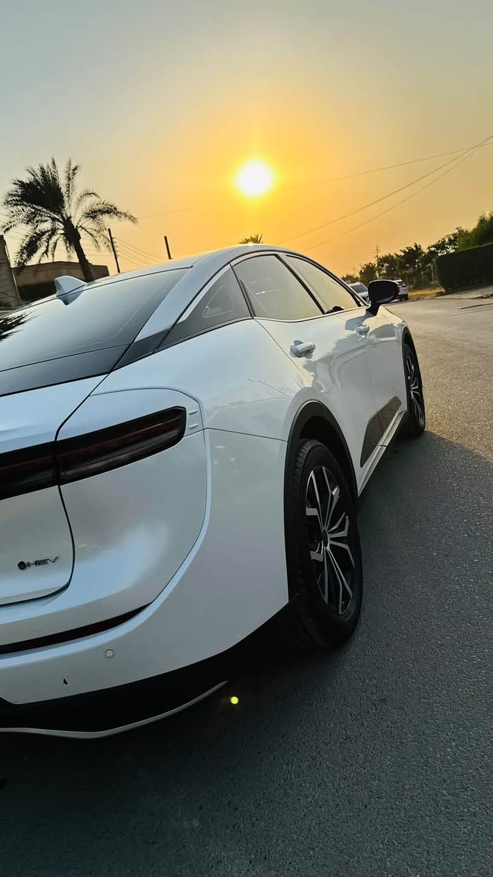 .تويوتا كراون عبد الطيف (2025 )ماشيه 33 الف السياره جداً نضيفة كفالة عامة من الشخط والطخة والبارد 
رقم مميز بغداد بسمي 

موصفات السياره معروفه فول 

.كشنات كهرباء الخلفيه والاماميه 
.تبريد كشنات 
.دخول ذكي 
.لد نهاري 
.رادارات خلفيه واماميه وجانبيه 
.كار بلي
.انظمه قياده 4
.لايت 4 عدسات 
.برده خلفيه 
.قياده ذاتيه والمساعده على القياده
.اربع كامرات محيطيه 360 درجه 

بغداد السيديه 
السعر : ٣٤٥ $ بيها مجال بسيط 
للاستفسار : ***********
