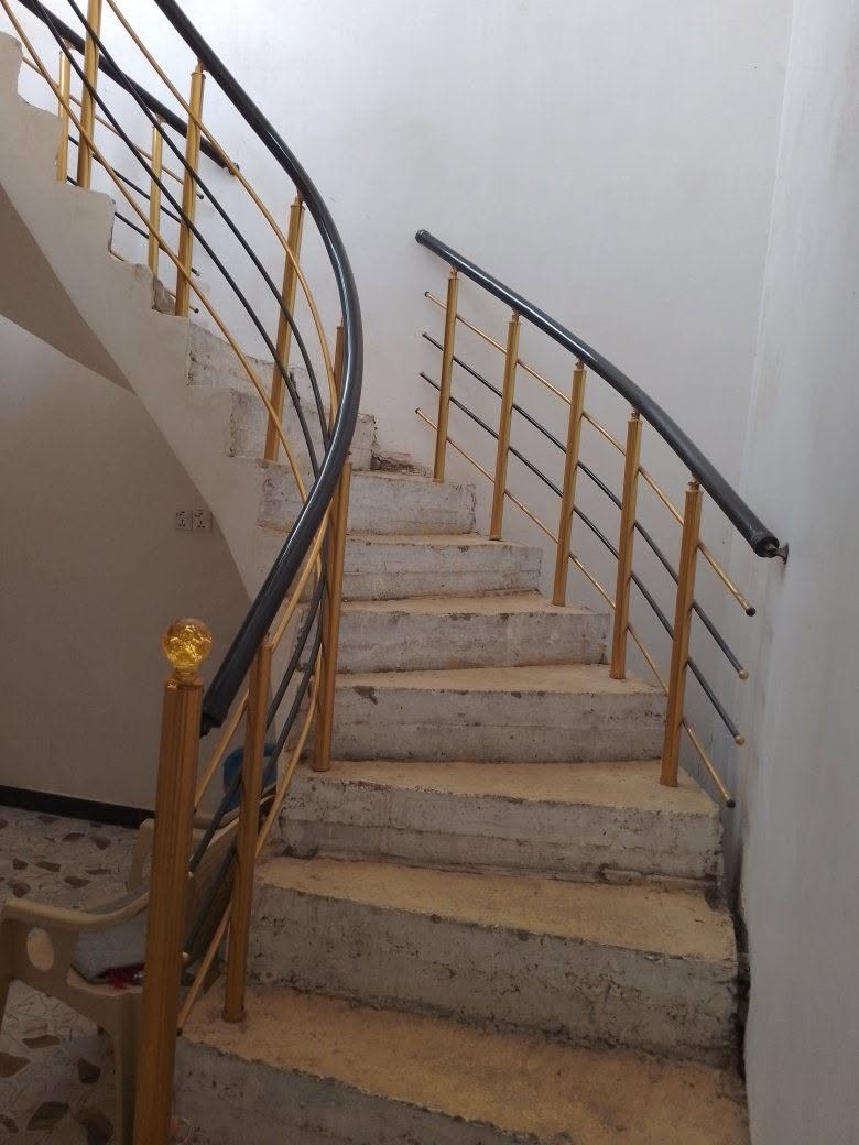 دار للبيع صاله استقبال مطبخ غرفة نوم حمام وصحيات جبلة حي الشرطة مقابيل حي المهندسين للاستفسار‏‪***********‬‏
