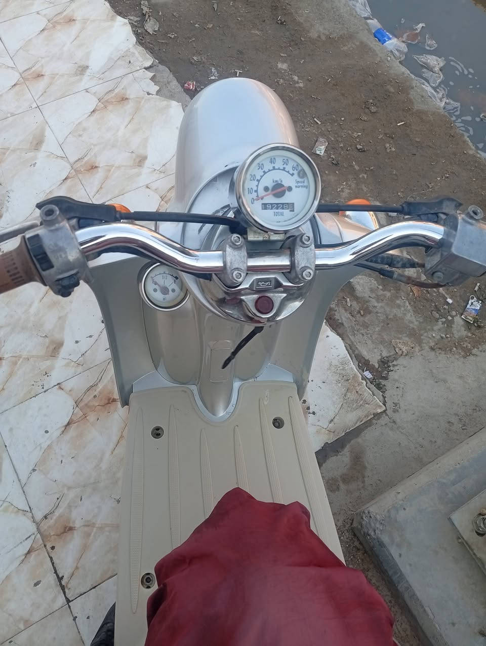 سلام عليكم للبيع دراجه عبد الحليم ياماها دراجه كلش ناعمه شلعه معدل سلف هندر لايت بك لايت اشاير كله شغاله السعر250وبيهة مجال مكاني بعقوبة الوثبه ***********
