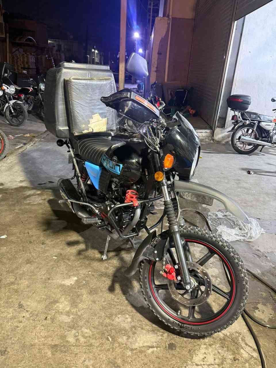 شباب دايوان للبيع سعر 2750 تحويل ثاني يوم ب اسمي رقم وسنوية دراجة موديل 26 شاصي 23 دشبول مال 23 مازدة 23 دراجة مكفولة من البرغي للبرغي صارلها شهر ونص من نزلت لشارع اخت الزيرو ع كد السحك سبب البيع اريد اشتري محل ومحتاج كم فلس دراجة متوازي ع بيعتها مثل مشرحت موديل 26 وشاصيها مال 23 اكفلك بلشاصي مومثل البقية كهربائيات كلهن شغالات بريكات بلمكان رزانه فول معدل تعجبك مسحوكة مال جناي هاي الصور موضحة كدامكم فقط البجم بي شخط لا اكثر ولا أقل ميأثر مكاني الامين الثانية الاتصال على هذا الرقم ***********
