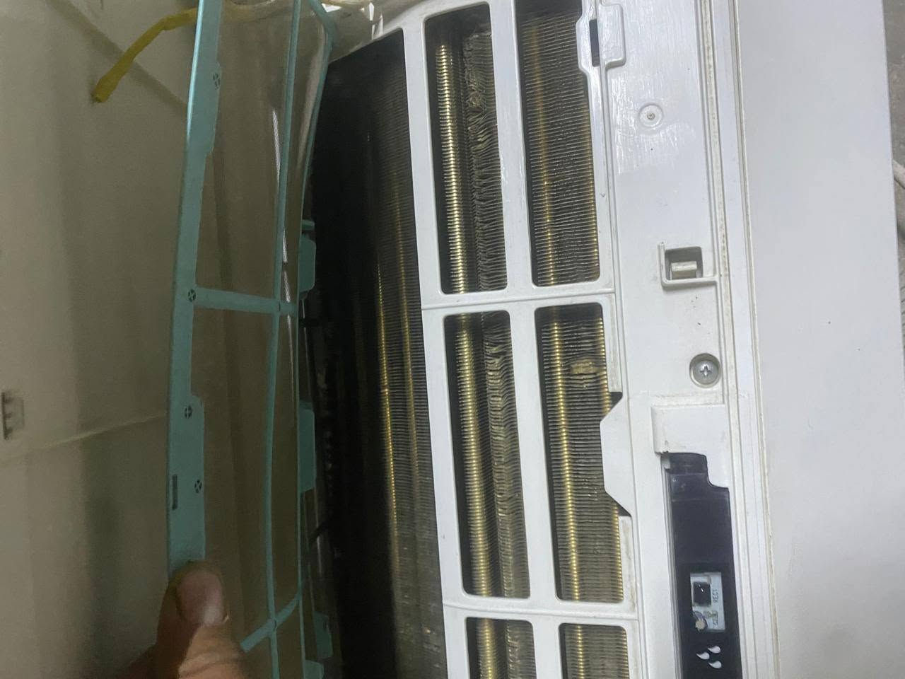 السلام عليكم عندي قطعتين داخليات وحده طن ونص والثانيه طنين شرط الشغل بدون ليك بدون تصليح مكاني البصرة الزبير
***********
