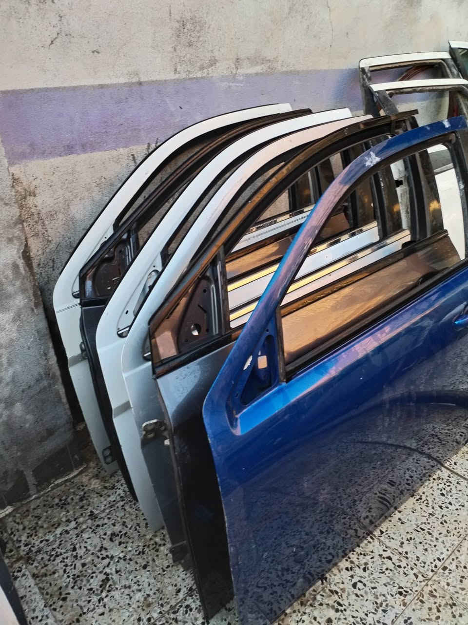 السلام عليكم تحيه للادمن أبواب افنجر وبنايد شرط النضافه مكاني ديوانيه ***********

نص مكتوب في الصور:
- ٨ of ٢٠
- سيد عدي الخياط
- ١٣ حزيران، الساعة ١:١٩ ص
