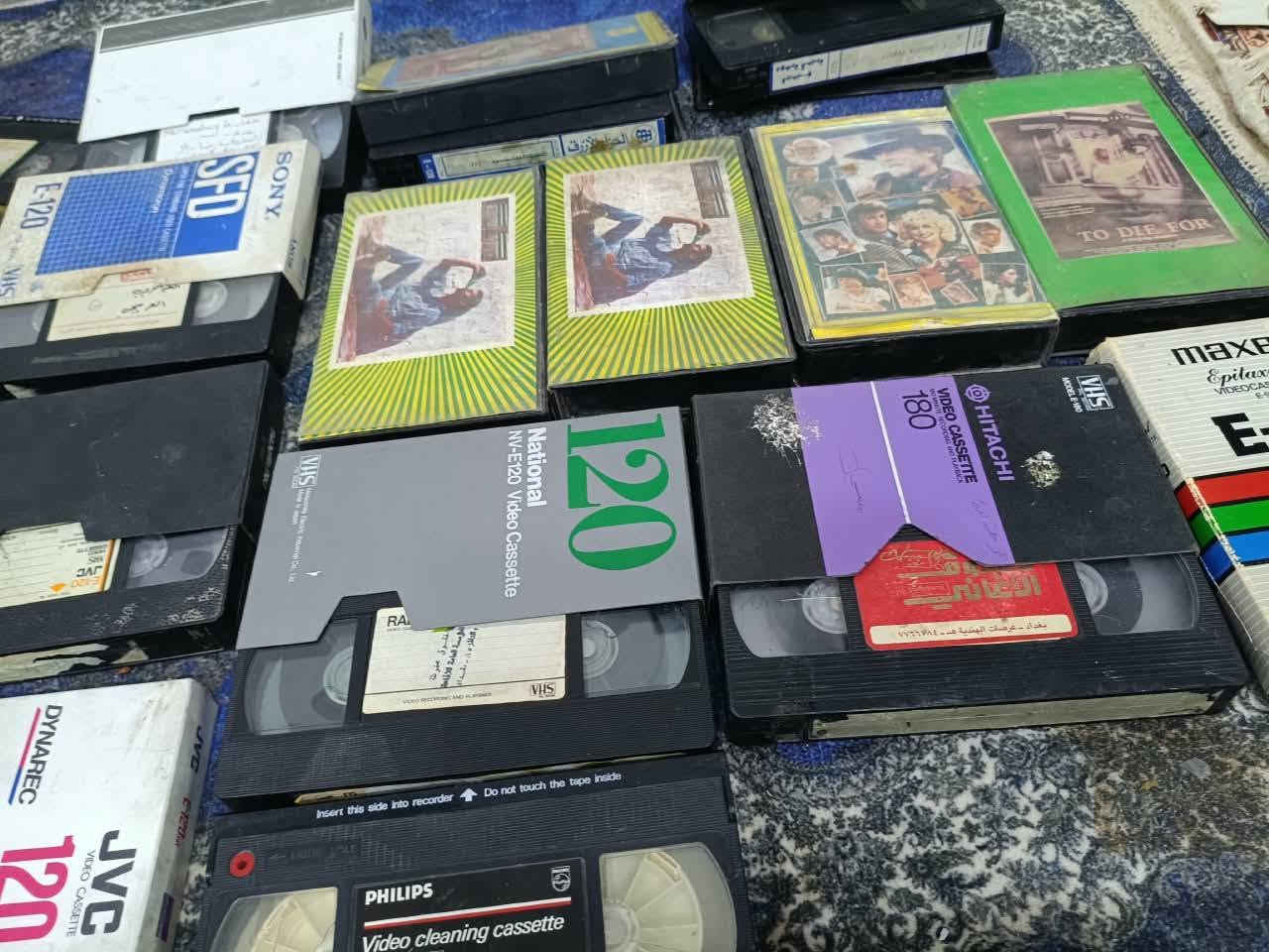 كاسيتات فيديو vhs
نسخ قديمه العدد ٧٠ 
السعر ٧٥ مع التوصيل 
للحجز والاستفسار مراسلة الصفحه
