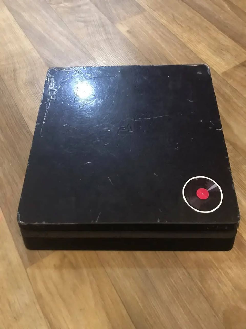 السلام عليكم
بلي 4  سلم ممهكر بعده جديد نضيف كلش ويا جوستك اضافي 
السعر /٢٥٠
مكانه /بلحريه 
تليفون/***********
