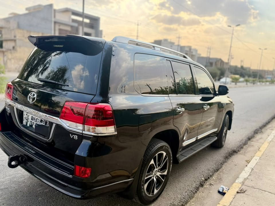 سلام عليكم تويوتا لاندگروز  _2021 _ GXR_ لون اسود 

🔷 ملاحظه سياره اي نقص ماكو ماتصرف عليه ولاربع جاهزه من كلشي 

🔷سياره ( كرانت توري  فطيم  )

🔷كشنات (٣) دگم بلادي 

🔷سياره مواصفات (GXR)

🔷 (8 )سلندر __ حجم محرك (4600)     

🔷ماشيه (117 ) الف كيلو شرط شرط 

🔷مكفول كفاله عامه من دعاميه لي دعاميه مكفول بدون صبغ بيها بيدي ار اصبعين 

مكفوله من كلشي شرط علي وضع الشركة 

🔷سياره گير محرك بشرط مامفتوح كلشي بشرط

🔷4 اطارات و ويل جديد شريكه شرط

🔷سياره داخل قيسي  كوشنات جلد

🔷كامل غراض مال الشركة موجودات 

8 راكب تبريد 3قطع 

🔷مواصفات سياره 

(بصمه .. الانزلاق .. كشن جلد  .. ثلاجه ..  زينون .. هواء مزدوج .. نيظام ايكو .. مريات قلاب 

شاشه ام دعاء 
بصمه اربع ابواب 

حساسيه الديك الموخره مرايات .. فتحه ..

تشغيل عن بعد ..  باب بصمه )

رقم شماليّ بأسمي  رقم مميز 
شخصياً 
رقم دهوك 

كتاب تضليل شمال 

🔷• نظافه ١٠٠٪ كامل سيرڤس بدون نقص 

 

🔷السعر (525  ) 💵 💲 بيه مجال بسيط

🔷رقم موبايل 📱 

) 

 ( ‭*********** )

تحياتي ♥️
