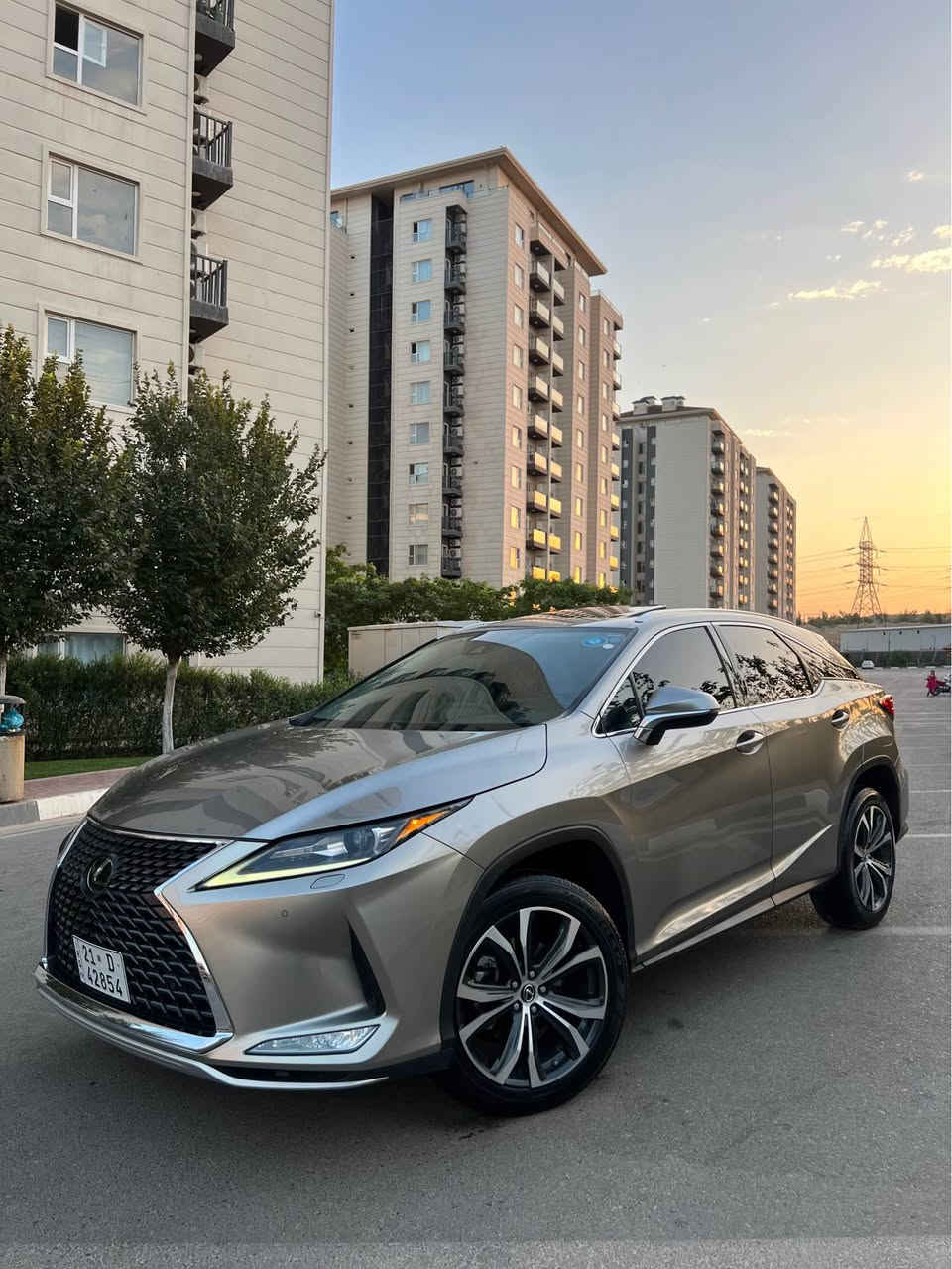 Lexus 2022 RX-350 
وارد ئەمریکی تەنها یەک پەلە دەرگای سایەق بۆیاخە بێ ناو گرتن و بێ ایرباک جگە لەوە هیچی نییە کرانەوە و شوخت و چالی نییە هەموو گیانی بە شەرت 

6 پستۆنی بێ توربۆ 
24000 مایل ڕۆیشووە 
گێر و مەکینە و کارەبایی و هەموو گیانی بە شەرت یەک دینار مەسرەفی تیا نییە 

فول مواصفات ( سلاید - صندوق کارەبایی شەفت - کوشن جلد - ناو سپی بیلاد - ماوس - راداری پشت و پێش و تەنیشت و خەتی جادە - کوشن سارد و گەرم - کوشن خەزن - لایت لید و زینون - تەبرید دوو ریز - بەسمە - شغال - وە زۆر مواصفاتی تر ....) 

سعر 265 معاملە 
تلفون ***********
شوین سلیمانی

Lexus 2022 RX-350 
وارد ئەمریکی بس بیها شبر صبغ من باب السایق بدون دواخل بدون ایرباک و الباقی مکفول کفالە عامە بدون قطعە مفتوح بدون شخط بدوم رصعە 

6 سلندر تنفس طبیعی
24000 مایل ماشی 
کیر محرک و کهربائی و کلشی بشرط مابی دینار مصرف 

فول مواصفات ( سلاید - صندوق کهربائی - کشنات جلد - داخل ابیظ بلادی - تحکم شاشە لمس - رادارات امامی و خلفی و جانبی و خط شارع - کشنات بارد و تدفئە - تبرید قطعتین - کشنات خزم میموری - لایت لید و زینون - بصمە و تشغیل عن بعد - و بعد بیها هوایە مواصفات ... )

سعر 265 ورقە و مجال
تلفون ***********
مکان سلیمانییە السليمانية, العراق
