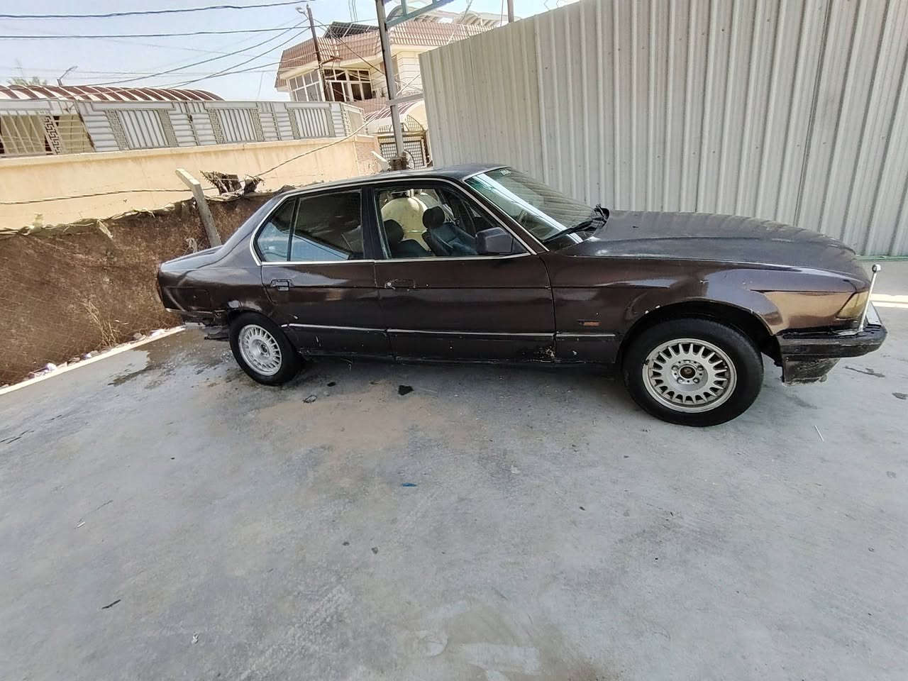BMW E34 1990 للبيع بالديوانية.
مكينة [6 مفتوح ] كير [ عادي  له اسم بس نسيته]
سنوية [لل30. نكليزي ] 
السعر: [ 30 وشتفصل احنه نلبس ] ورقة مجال
السيارة بيها شغل بسيط جام وصبغ
للجادين فقط: [رقمك ***********] وذا اكو مراوس. بس من هسه اكلك اني كشر ولا ربع عدي
