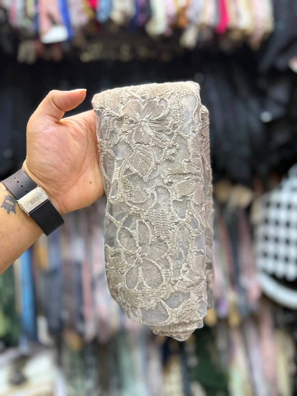 جديدنا 

شال مغربي 

متوفر بكل الاوان 

العنوان السماوه منتصف سوك المسكوف مقابل عطور حيدر المركزه مجاور كوزمتك عدنان حنوش سيد احمد للشالات 

للحجز واتساب *********** 

#يوجد_لدينا_خدمة_توصيل_لكل_محافظات
