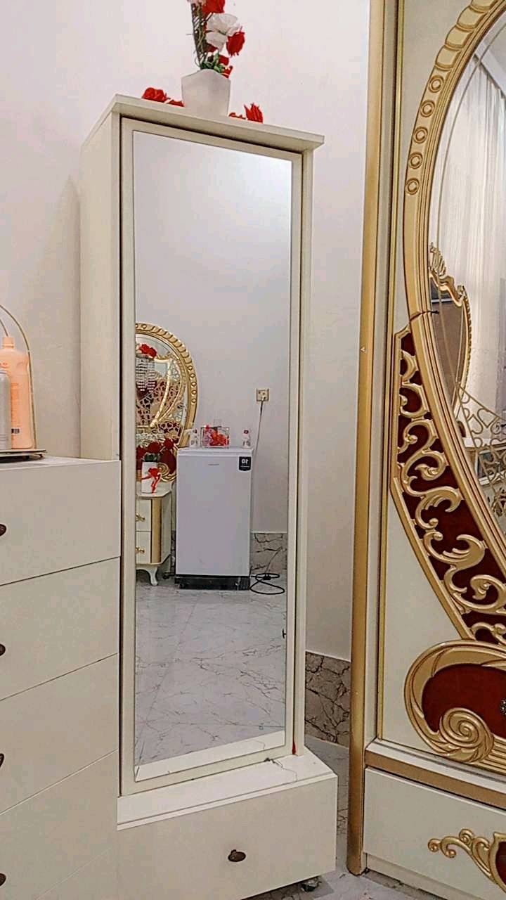 غرفه نوم مستعمله نضافه 99٪ متكونه من 9 قطع  بـ 750 وبيها مجال