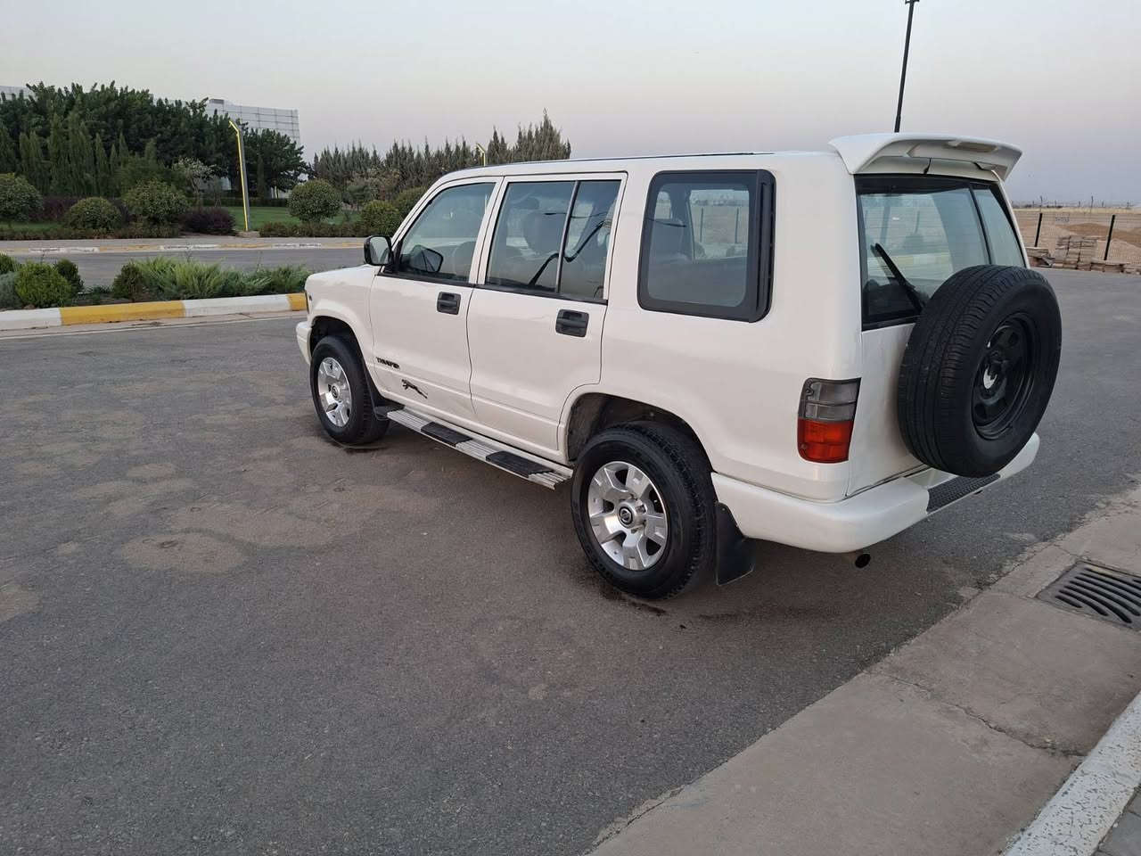 🚘 بە ناوی خوای گەورە و میهرەبان ❤
ئای سوزو
گێڕومەکینەبیلاد 
🔹 مۆدێل: 1997 لەسەردەقی شەریکەماوە
🔹 ئاڕم بلاستیک هەولێر
🔹  ئاڕم ئەوەلیات بەشەرت
♦سەیارەکەبێ بۆیاخە
🔹بڕاوە و موس بەشەرت
✅ مەکینە، گێڕ  هەمووی بەشەرت
✅ تەبرید سارد 🥶 و گەرم 🔥 بەشەرت
✅ هەموو کارەبای تەواو کار دەکات
چوارجام کرابە
✅ موشتەری نیت سەرم مەیەشێنە 
✅ تایەکانی %50 باشن
✅ ناو و دەرەوەی سەیارەکە زۆر پاک و جوانە

💯 سەیارەکە ماڵی دۆستە و بەس فرۆشتنە.
♦تامی باتڕۆڵێکی نەیا گلەی بکە بەس ماشااللەی ئەوێت

💵 نرخ: 36گەڵا، کەمێک معامەلەی برایانە.

📍 شوێن: سلێمانی

📞 ژمارەی پەیوەندی: ***********
 ***********
تەنهاپەیوەندی
⚠️ تکایە تەنها موشتەری  پەیوەندی بکات. كيفري, ديالى
