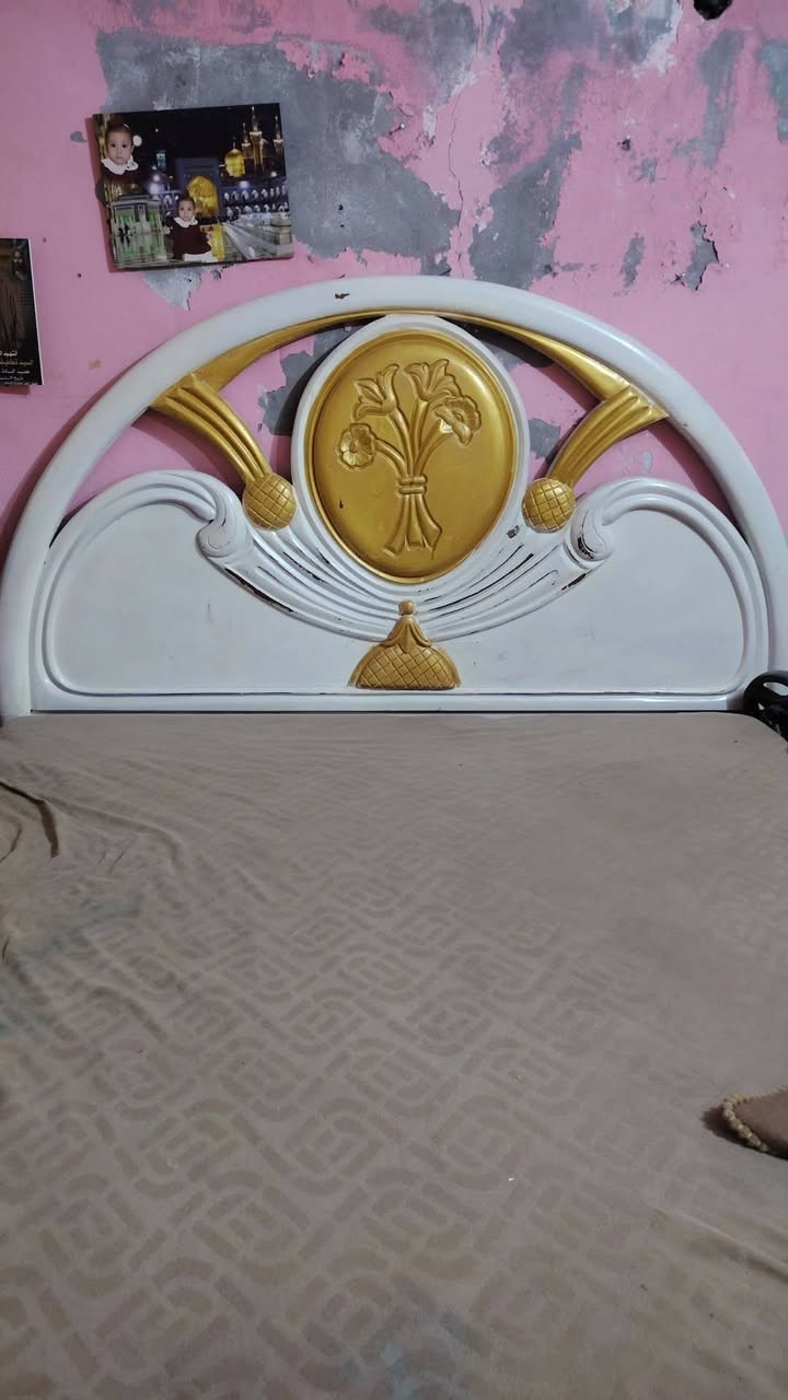 غرفه البيع نجاره ب150 رقم ***********
