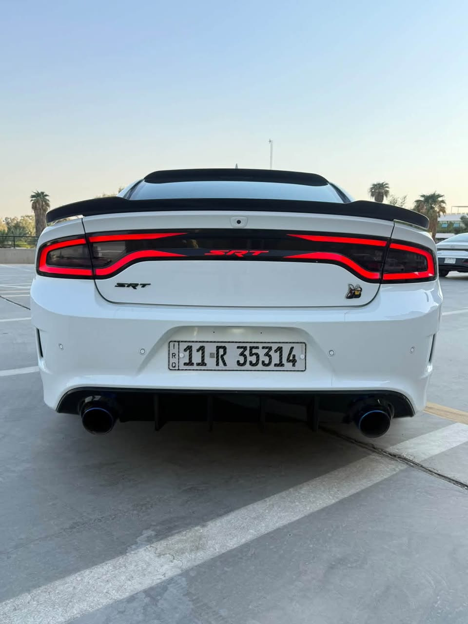 سلام عليكم شباب 
جارجر سكات باك للبيع 
موديل 2022 
اللون ابيض 
مكينه V8 / 6400ccm
ماشيه : 40 m 
رقم بغداد بأسمي والتحويل ثاني يوم 
المواصفات 
——————————-
كشنات كنتاره احمر مختم ( سكات باك ) 
فجوج بريمبو 6 بستم 
اكسل قفل 3.9 
كير 8 نمر 
دبات موبار سود
شاشه كار بلي 
كشنات تدفئه تبريد 
4 مودات قياده 
ذاكرة خزن ميموري 
حساسات خلفيه + جانبيه 
كامره خلفيه 
وباقي مواصفات السكات باك معروفه 
الأضافات 
———————————
لدات اوركال متغير 
وسقف روز رايز

حادثها 
——————————-
جاملغ وبنيد فقط 

* علماً السياره مناقصها اي شي جاهزه مجهزه 
* لا بيها تكحيل ولا بارد وكشرها كلش حلو 
السعر  ورقه وبالعافيه على الي ياخذها
السعر 215وبيها مجال بسيط 
مكاني بغداد / المنصور
هاذا رقمي ***********
