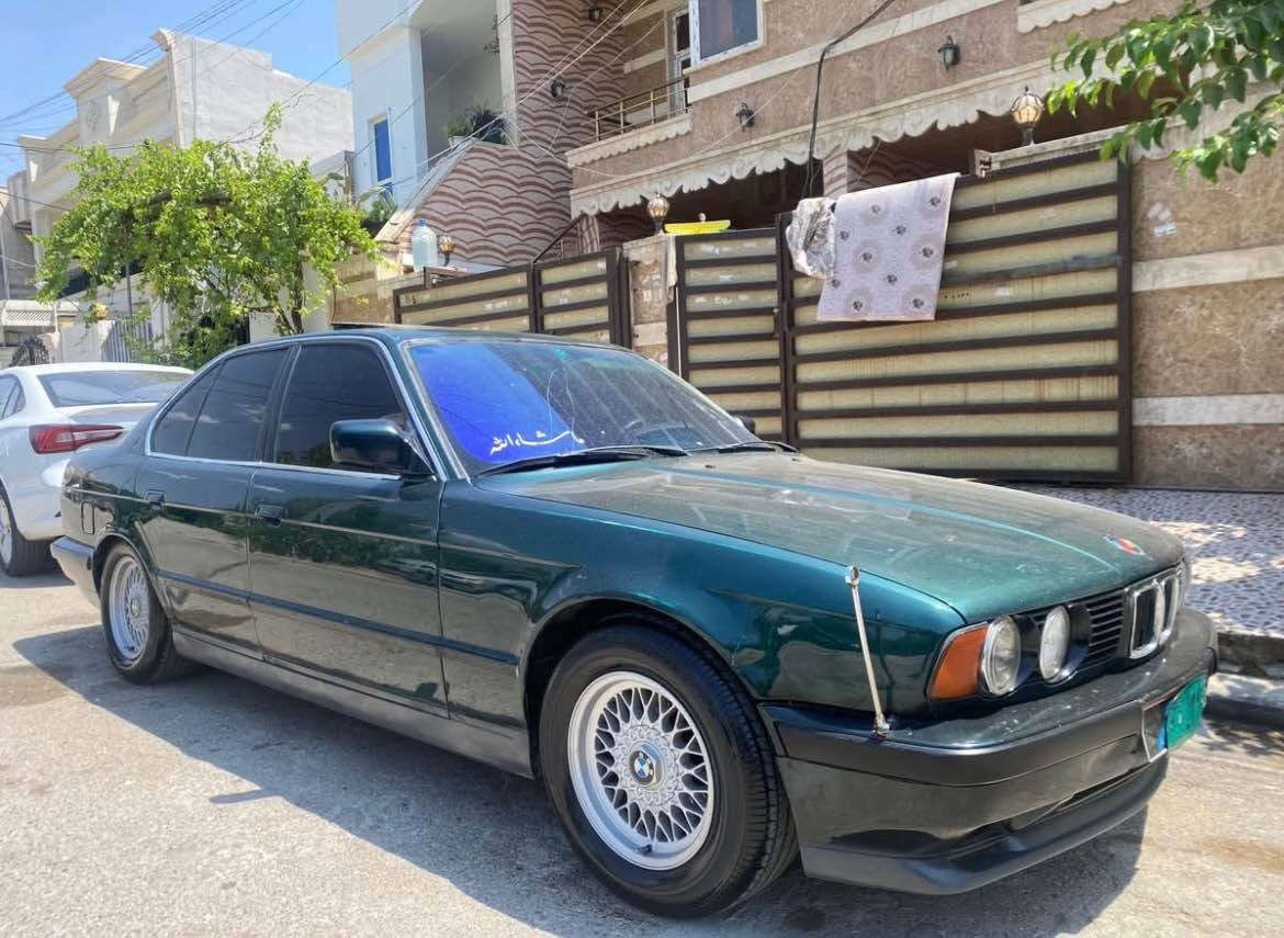 بي ام ٥٢٣ • ١٩٩٢ • جير عادي