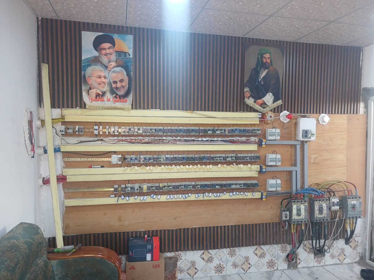 موقع للبيع حمل ٧٢٥  قابل للزياده بي ٣مكاين مسجل ٢٠٠كيفي مكانه الحر فوك من مدرسة الحسام للاستفسار ***********
