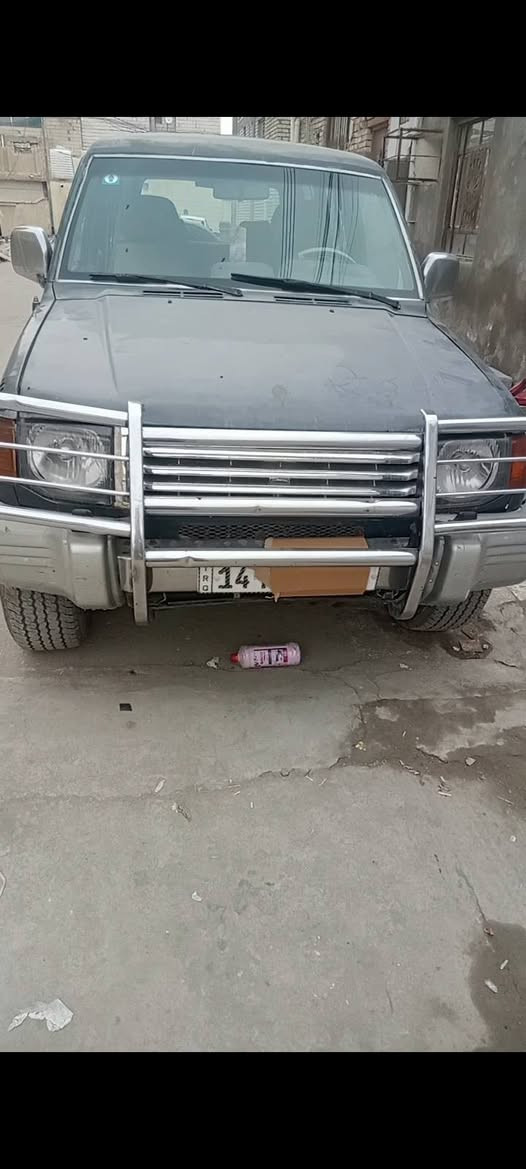 السلام عليكم سياره باجيرو للبيع مشروع وطني سنويه بسمي جديده رقم نكليزي كير ومكينه جديده حاويه ففتي تخم تاير سنويه تحويل  السعر45 رقم التلفون***********مكان ناصريه
