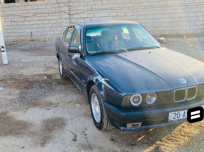 سلام عليكم للبيع بي ام 525 اتو تبريد ثلج تحويل موديل 1992 اي نقص مابيها كهربايات فول اي نقص مابيها تخم تايرات مكاني ديالى ناحية العظيم سعرها 40 بيها مجال ***********
