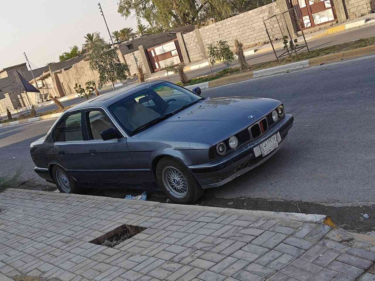 سلام عليكم بي ام 525موديل 92للبيع مكانهة ديالى رقمهة بصره سياره مال تعمير حلوه وكاعده مابيه خياس *********** سعر 28وبي مجال قليل كلش
