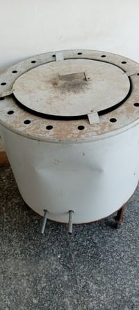 تنور غاز الحجم الكبير  سعره ٦٥ الف وبي مجال بسيط جدا  العنوان ابي غرق ...