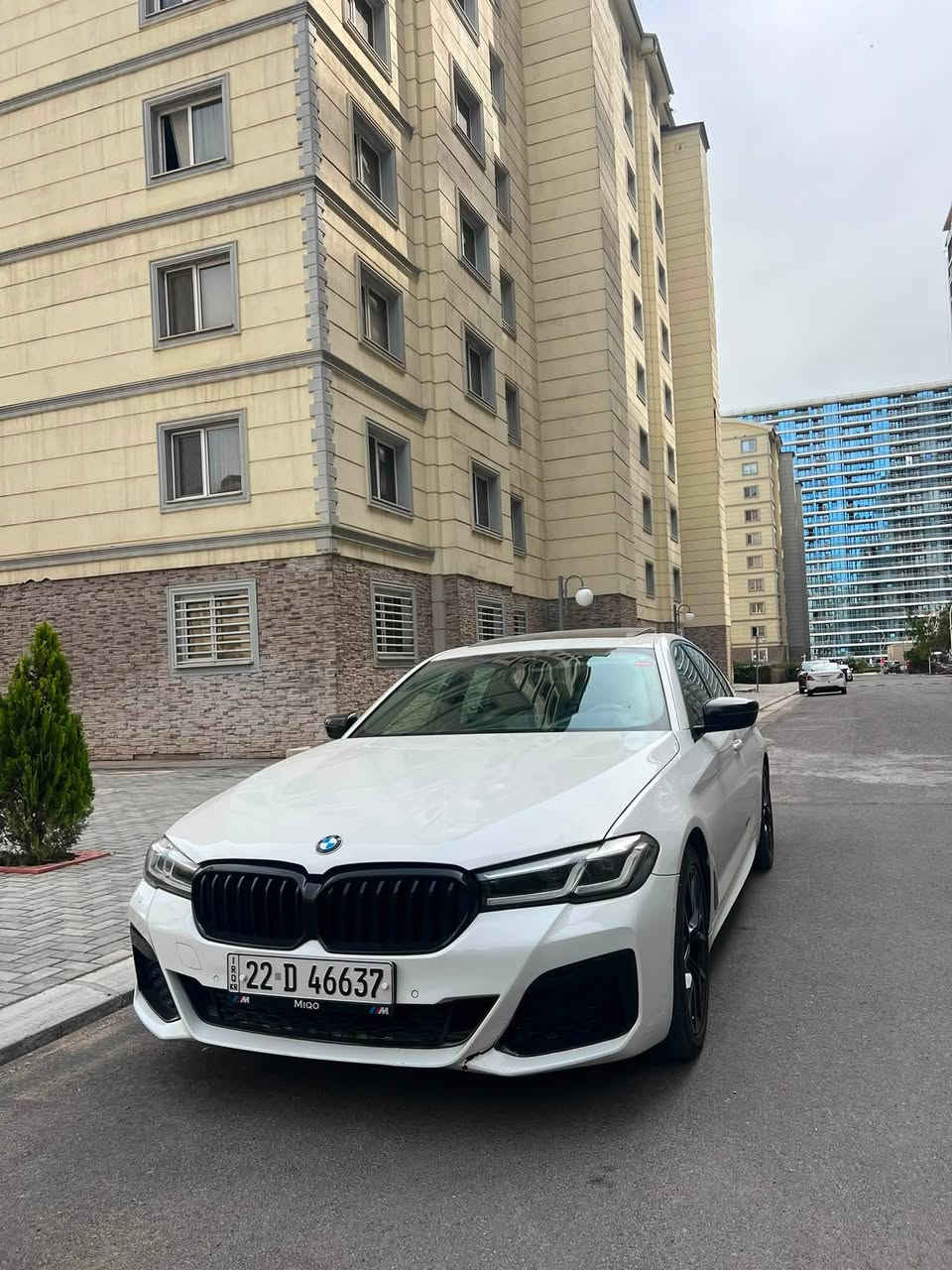 BMW2022 530i
X drive Mبلادي 
فول داتو شو 
سلايد ويلات M
ستيرن دوسات شاشه كله مختم M
شاشه كبيره اشاره باليد
لايتات متحركه 
صندوق كهرباء 
سماعت هارمن كاردون 
كشنات ٧٠٠ جلد 
ماشيه كلش قليل ٣٣ الف 
سياره بيه ٣ قطع صبغ قطعتين بلادي شركه تبديل 
شرط اي دواخل ماكو شاصي لغد كله مكفول بدون داخل
مكان سياره اربيل للاتصال *********** سعر ٢٨٠
