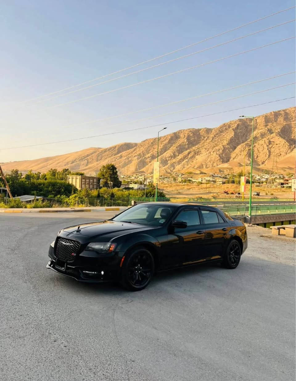 CHRYSLER.300 DUBAIشکل گؤراو.  2021 کؤدو. بارکۆدیشی هەیە
شاشه گه وره..جلد.
كوشن سارد و گه رم.لايت ئوتو.ليد.
دوو جام ئوتو.ئاوينه عيشارت.حساس.
كاميرا.كوشن كاره بايي)
بي ليدان پيش و داواي كه پسه.سه قف به شه رت. براوه يه.هه موو گياني به شه رت مالي دوسته.گيرومه كينه ته بريد.كاره بايي هه موو به شه رت.بو زانياري زياتر تيل بك***********..                    70مەجال دخان, السليمانية
