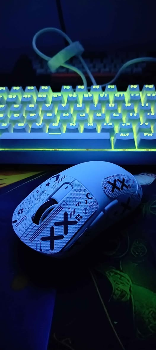 كيبورد ميكانيكي • ماوس لاسلكي • أبيض RGB