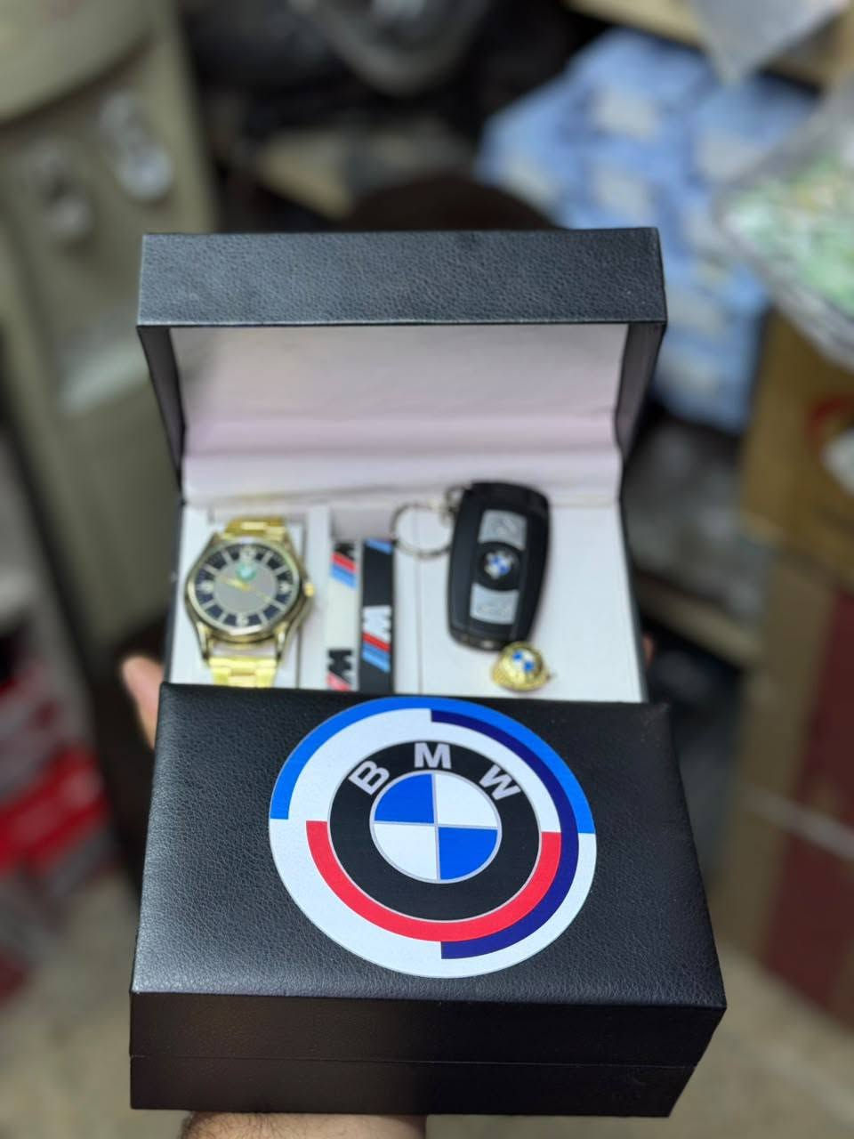 يعلن مكتب المنارة ادوات وكماليات BMW 
عن وصول بردات خلفية 👈 بكج هدية  ساعة سوارات يد محبس ميدالية جداحة  👉
قاعدة كير اوتو - عادي موشم 👈للسيارة BMW 700-500 👉  
  🔥 💥
 كل ما تحتاجه لسيارتك أصبح متوفرًا ⚡
قطع غيار أصلية لجميع أنواع السيارات 🚗
اطلب حاجتك أونلاين و استلمها بسهولة .🚛
جودة عالمية، ثقة راسخة.💯
مكتب المنارة - وجهتك الأمثل لقطع غيار  BMW
توصيل جميع المحافظات 🚛
للتواصل***********📞
#قطع_غيار_سيارات #جودة_عالمية #أسعار_مناسبة
