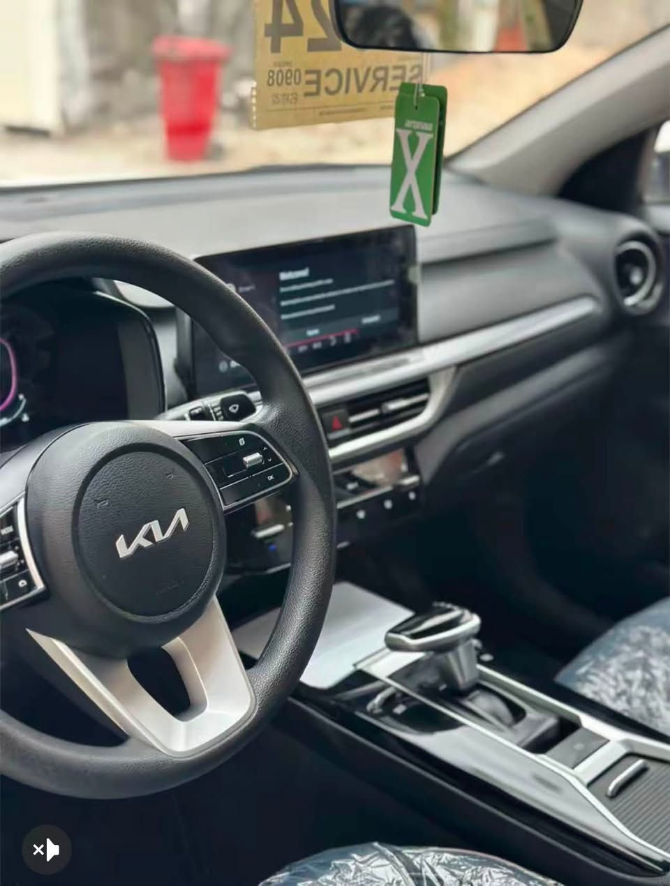 🚘 كيا K3 للبيع
🔹 موديل 2023
🔹 خليجي – كفالة عامة
🔹 رقم قادسية
🔹 اللون: أبيض
🔹 فل أوبشن / فول الفول 🤍

✨ المواصفات:
• كراسي جلد
• تبريد وتدفئة للكراسي
• كراسي كهربائية
• تشغيل عن بعد
• بصمة تشغيل
• حساسات أمامية وخلفية
• رادار أمامي
• إشارة بالمرايات
• تدعم Apple CarPlay
• السيارة بحالة ممتازة

📍 العنوان: الديوانية – الحمزة الشرقي

📞 للاستفسار والتواصل: *********** وتساب
