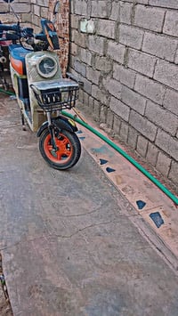 اج ٩٠٠ • موديل ٢٥ • جديد
