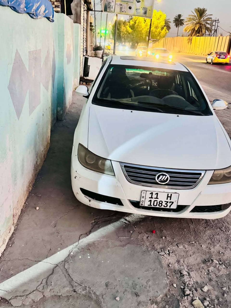 السلام عليكم سياره للبيع نوعه ليفان نظيفه كير ياباني مكينه ياباني تبريد ثلج شاشه كير عادي رقمه بغداد السعر 55 للاستفسار الاتصال على الرقم أو مراسله الصفحه  ***********
