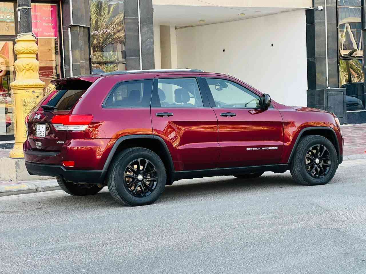 جيب لاريدو مديل 2017 سعر 173 قابل للتفاوض الاستفسار اتصل *********** وارد أمريكي حادثها خشم البنيد فقط وصور الحادث مرفق مع صور مواصفات فول واحد على واحد فتحه سقف تحكم ستيرن شاشه كبيره كامره خلفيه كشنات كهربائي شفتات ستيرن سياقه ذاتيه اشاير مري شفط حساسات امامي وخلفي كشنات تدفئه تبريد مكينه سته 6️⃣ سلندر مكينه وكير مكفولات حداديه جديده تخم تاير تبريد ثلج ❄️ رقم بغداد مشروع وطني سنويه ل 29 مكان سياره كربلاء
