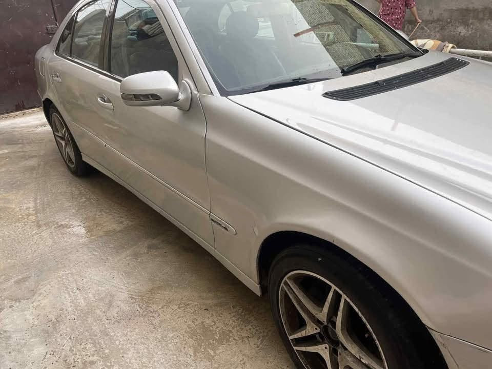 البيع مارسدس ٢١١ موديل ٢٠٠٨ رقم ادهوك بسم شركه مكينه محوره بطه سياره جاهزه علا اخر حبايه حزازيه امامي خلفي تخم تاير باتري جديد تبريد شغال كهرباايات كلشي شغال بيها بصمه سنتر لوك كيجات كلها شغاله سعر ٨٥ بيع ومراوس مكان سياره بغداد ستفسار ***********
