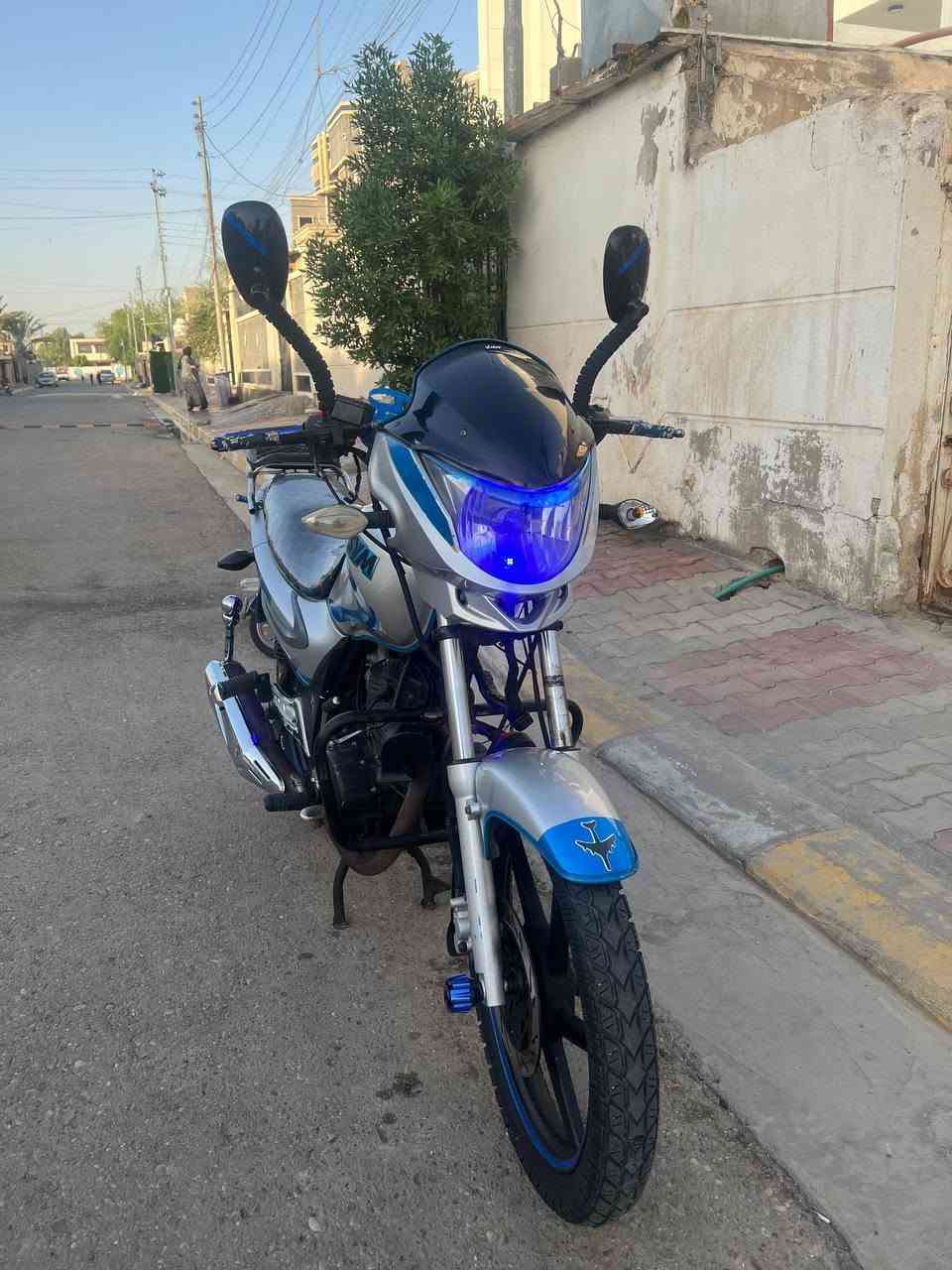 يا الله سلام عليكم سايم موديل 12 للبيع مسجل سنويه كامل بأسمي تحويل ثاني يوم تخم تاير لايتات كهربائيات من طول للطول زنون نكره صلف بكل وقت للتواصل:***********
