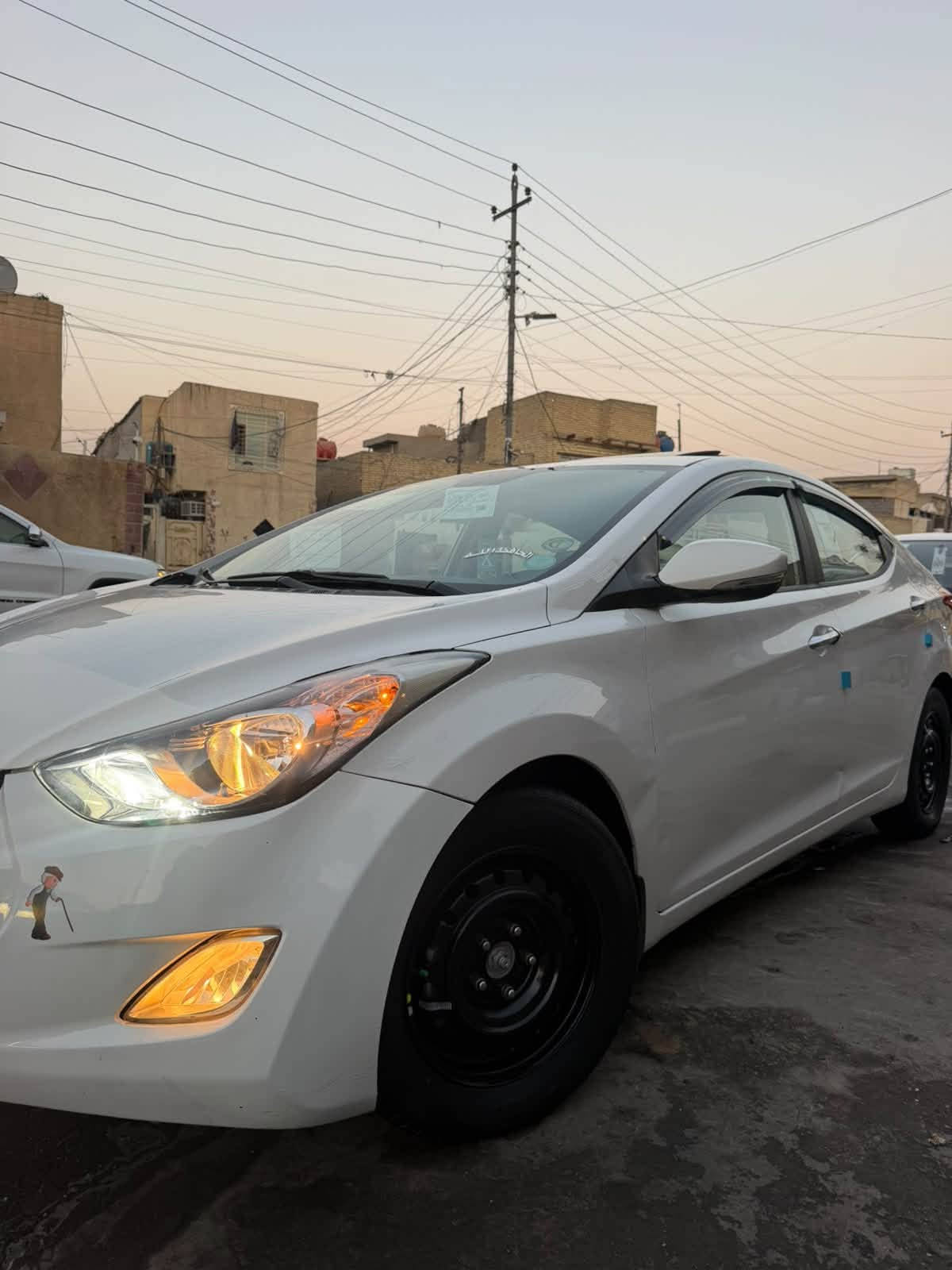 انترا للبيع موديل 2014 خليجي فول موصفات سلايت محرك 1800 دوش سيارة جديدة ماشية 96 الف محرك كير مكفولات تخم تاير صدر كله جديد سيارة مكفوله من ضربه بيه مكانين صبغ على كد شبر سونار بيه رقم بغداد جديد سعر 95 ورقه مكان سيارة بغداد الرصافة 
***********

